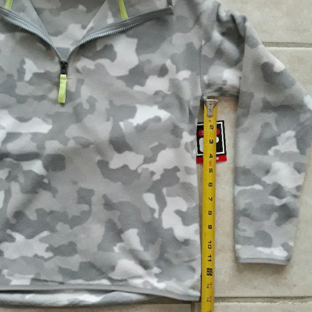 *Host Pick*FILA Sport camo hooded pullover - Picture 6 of 8
